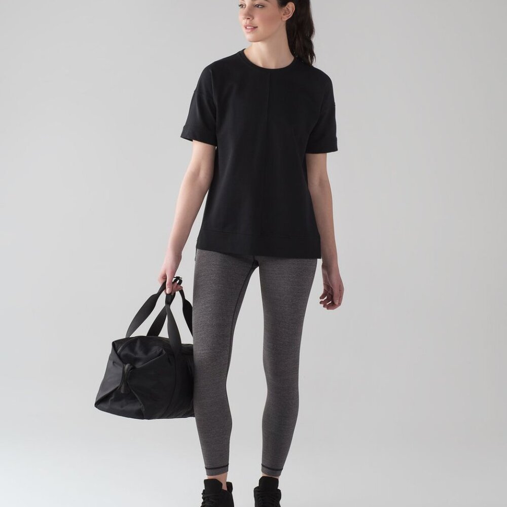 Lululemon Cut Above Tee with Side Slits Black Size 4